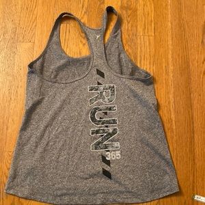 Women’s workout top
